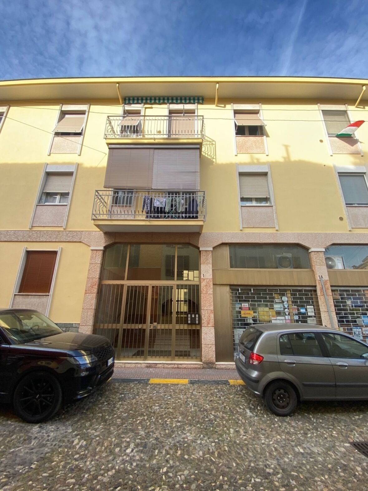 Camera 1 in appartamento via Dulcia 1
